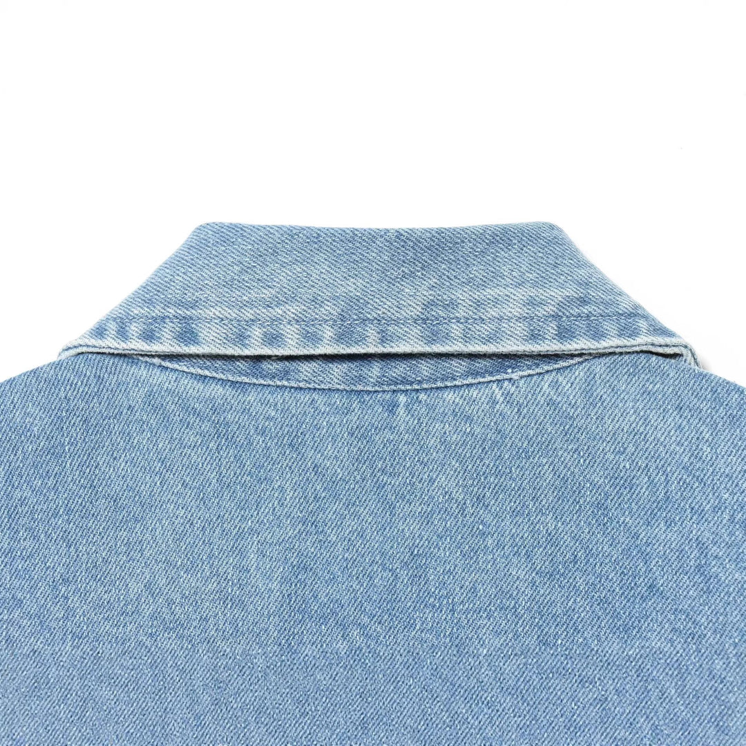 Dam Kort Denimjacka med Asymmetrisk Nederkant och Lock Fickor