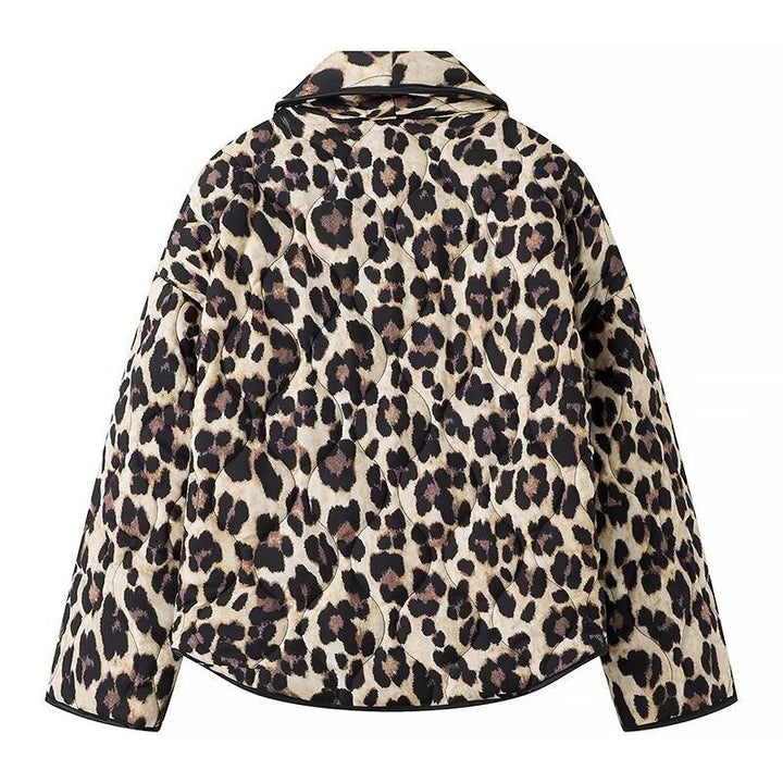 Dam vadderad kort jacka in Leopard tryck med Shawl krage och utanpåfickor