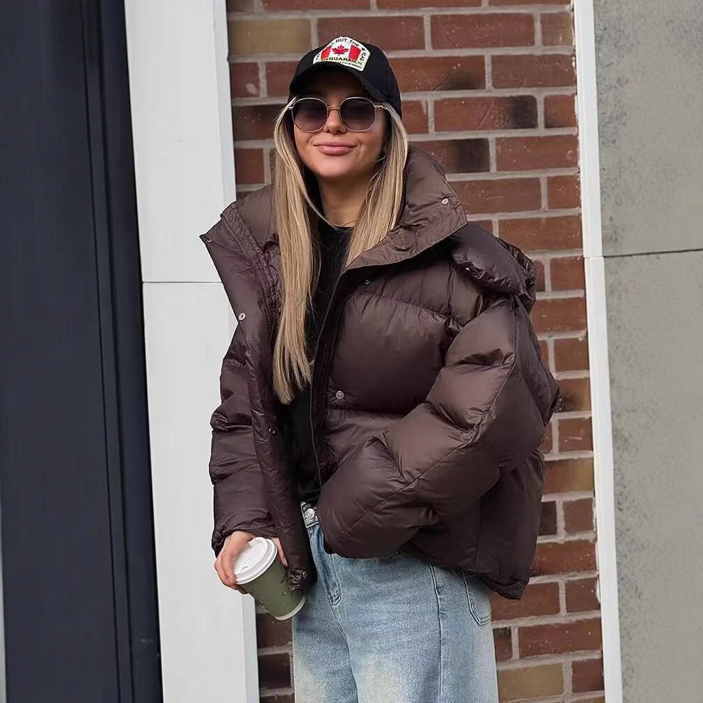 Dam Kort Voluminous Vadderad Jacka med Hög Tube Krage och Huva
