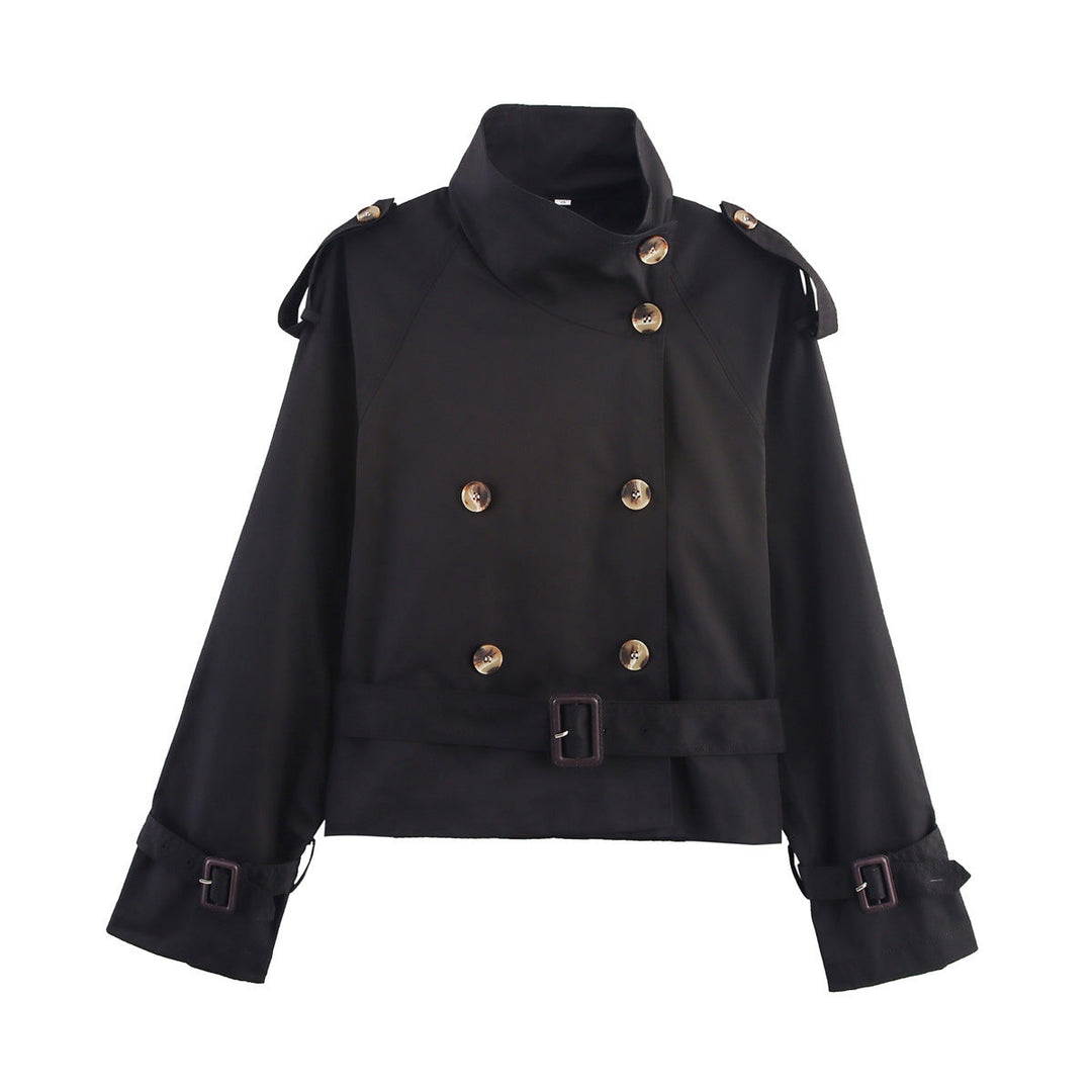 Dam stilren och elegant kort plaid trenchcoat