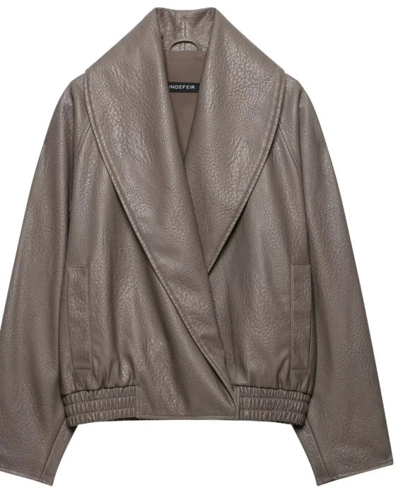 Dam Kort Jacka Tillverkad av Faux Läder med Wide Shawl Krage och Elastic Nederkant