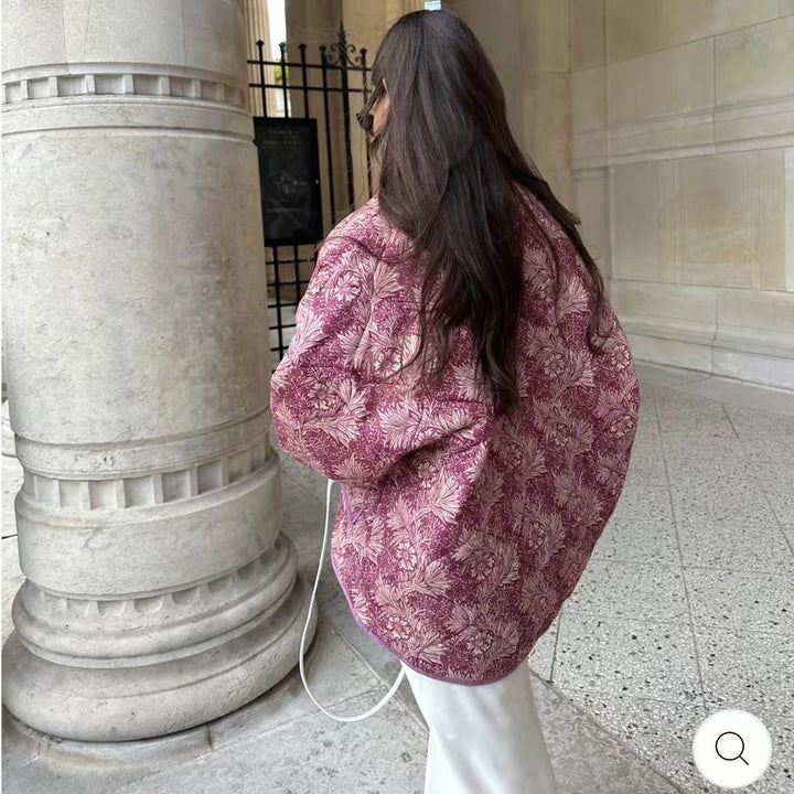Dam kort skuren kviltad jacka in vintage blommig mönster med shawl krage och kontrasterande piping