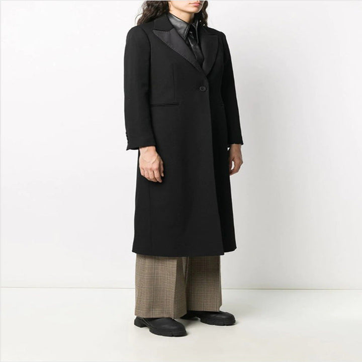 Dam elegant Single-Breasted lång kappa in Tuxedo stil med Narrow Lapels och Satin Trim