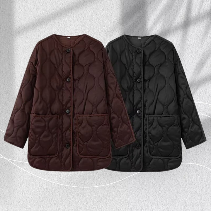 Dam Lång Modell Quiltad Jacka med Round Neck, Knapplist och Utanpåfickor