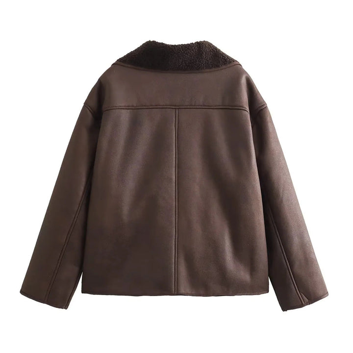 Dam kort lambskin look jacka i boxy skärning med teddy foder och påsydda fickor