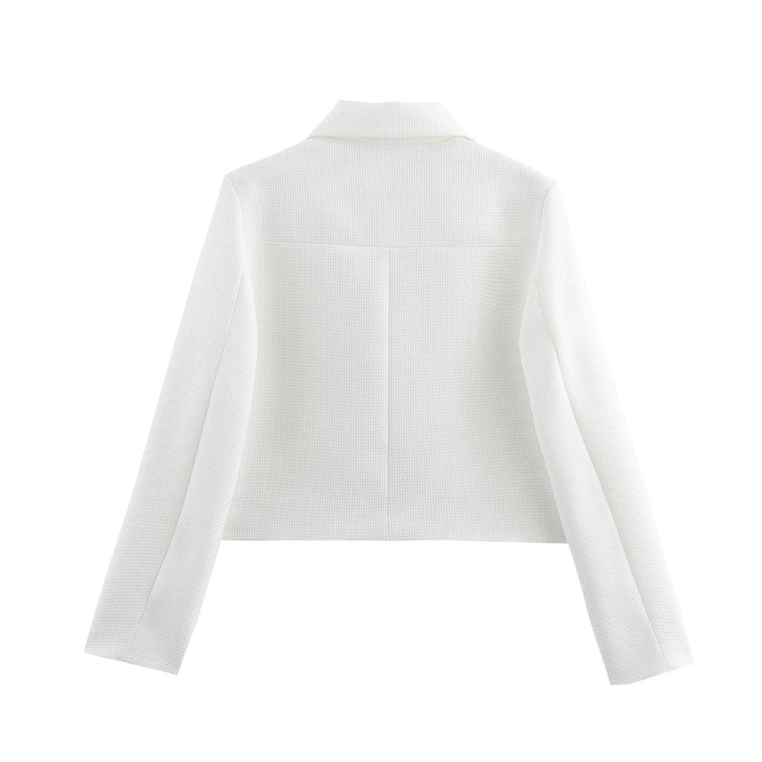 Dam kort boucle jacka med skjortkrage, patch flap fickor och gold decorative knappar