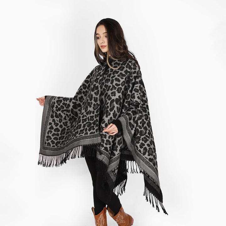 Dam Oversize Cape med Jacquard Leopard mönster, Open Fall och Fringes