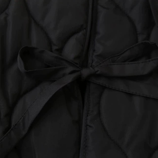 Dam Quiltad Vadderad Jacka med Ties och Round Neckline