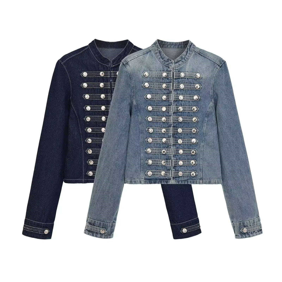 Dam denimjacka in military stil med row knappar och ståkrage