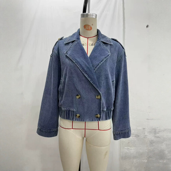 Dam Kort Denimjacka i Trench Stil med Double-Breasted Knapp Knäppning och Epaulettes