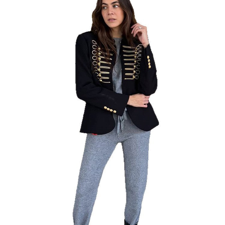 Dam military kort blazer med gold cord trim och dekorativ closures