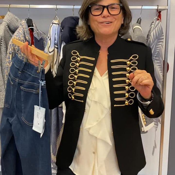 Dam military kort blazer med gold cord trim och dekorativ closures