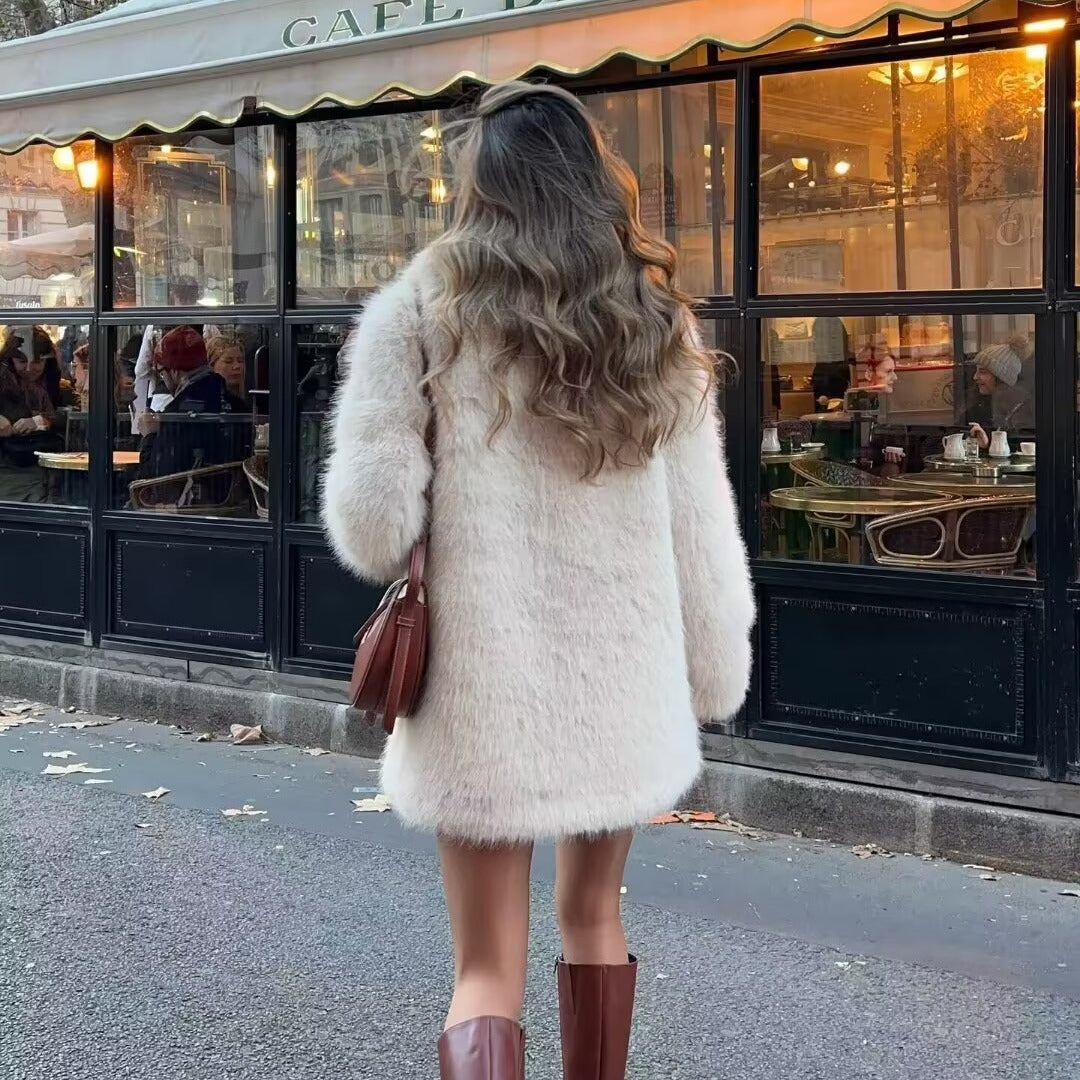 Dam Nano lyxig Faux Fur kappa med sjalkrage, Mid-Length silhuett och Concealed sidofickor