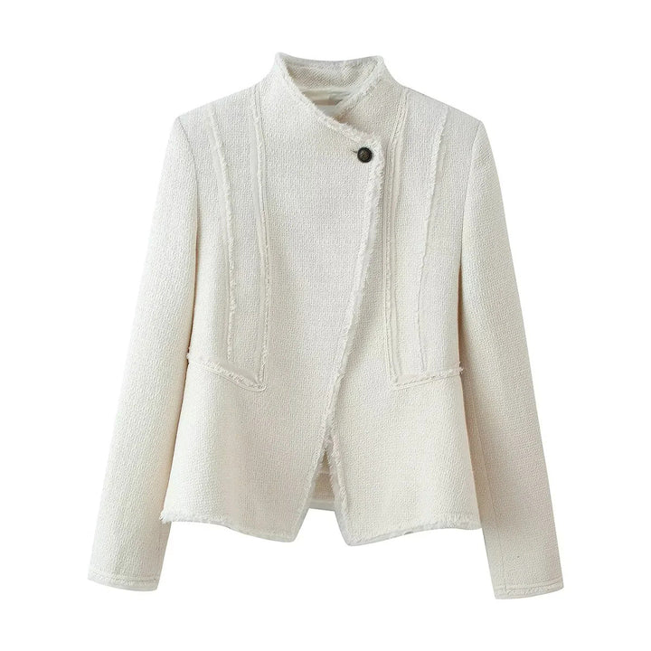 Dam figursydd bouclé jacka med ståkrage, decorative strap, och subtle fringes