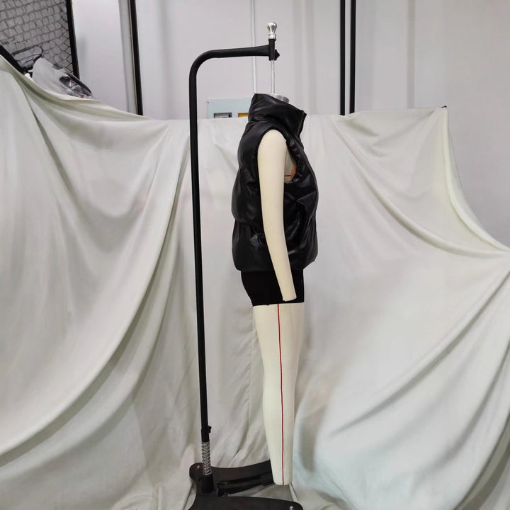 Dam vadderad konstläder väst med high ståkrage, snap knäppning och waist drawstring