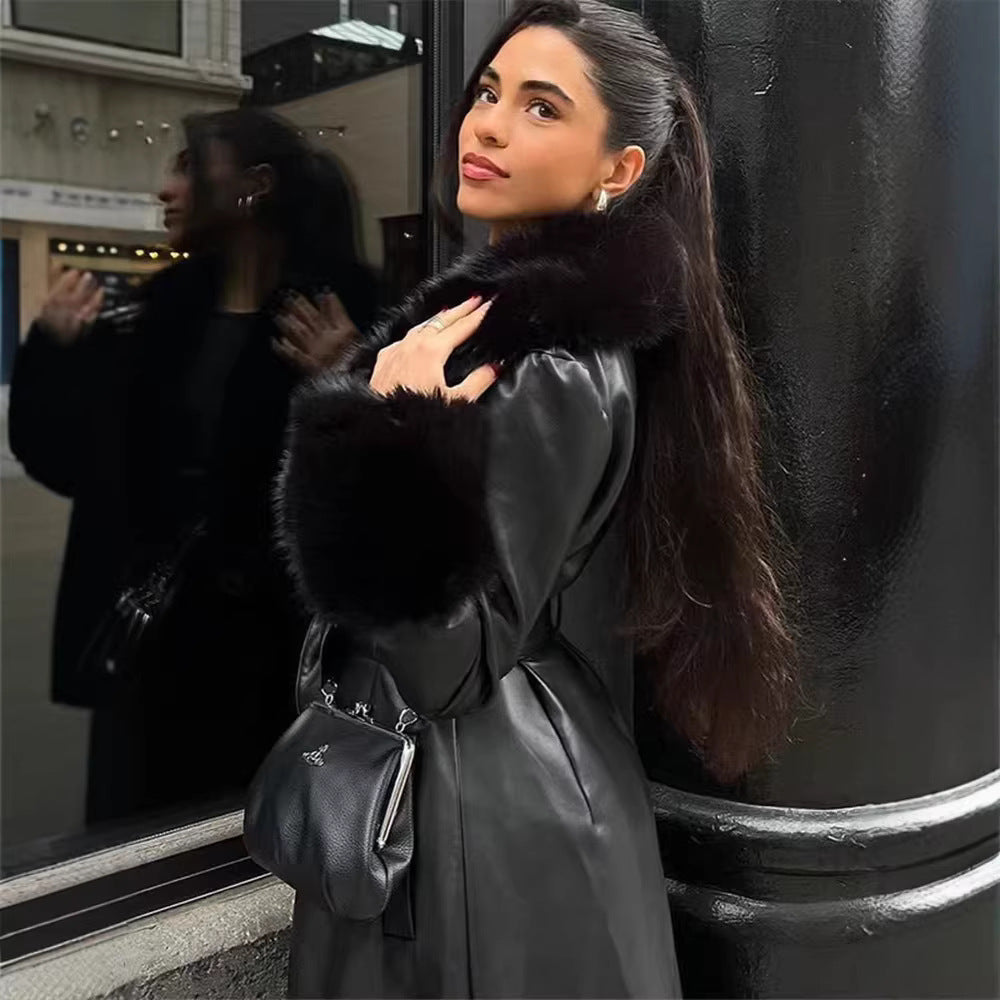 Dam lång konstläder kappa med vid faux fur krage och muddar
