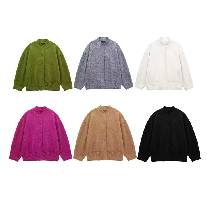Dam kort boxy jacka i ullblandning med kort ståkrage, concealed front placket och påsydda fickor