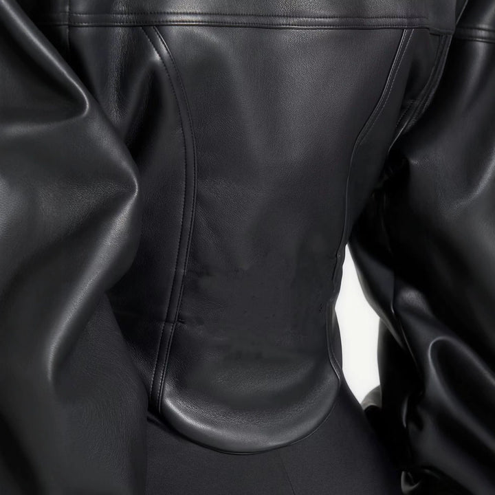 Dam Kort Tailored Läder-Look Jacka med Stå Krage och Feminine Chest Padding