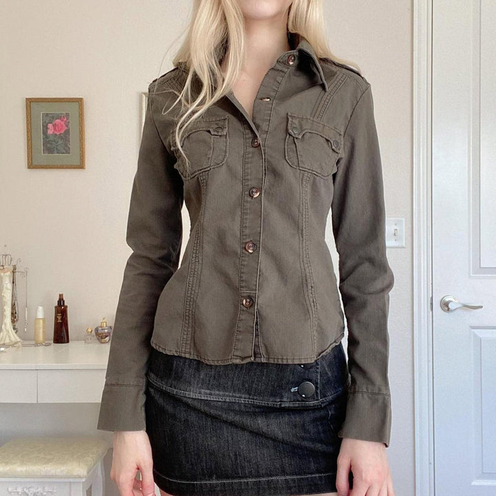 Dam figursydd shirt jacka med bröstfickor och distinctive seam design