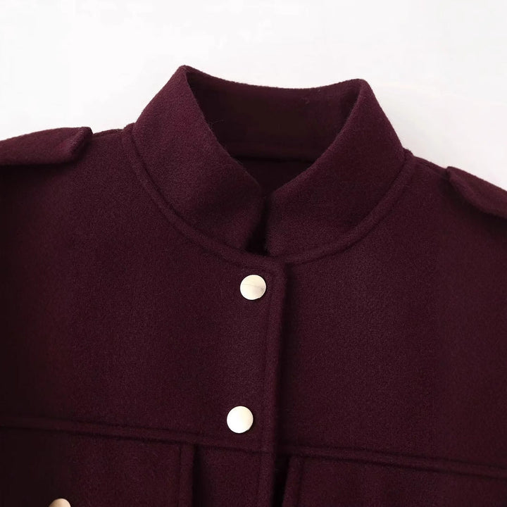 Dam cropped military jacka med ståkrage, epaulettes och applied flap fickor
