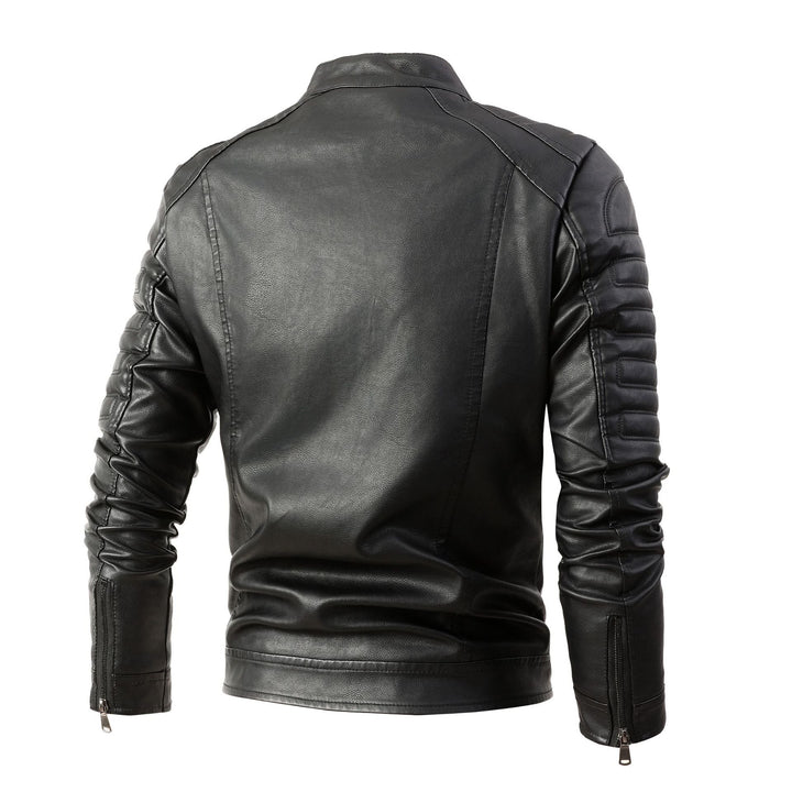 Herr Biker Jacka Tillverkad av Syntetiskt Läder med Quiltad Ärm Vaddering, Ståkrage och Flera Fickor.