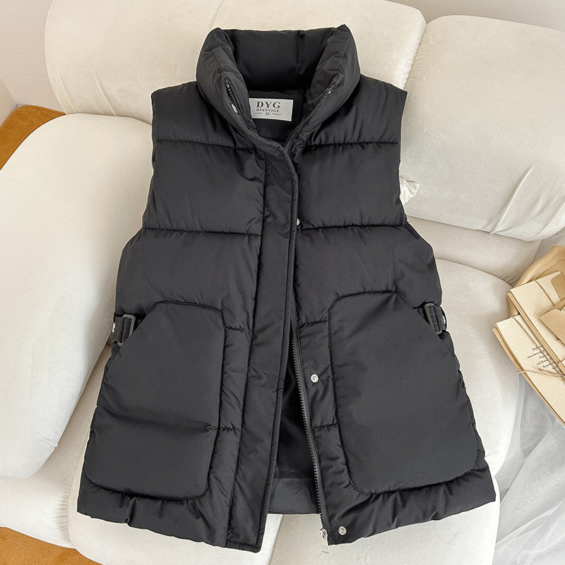 Dam vadderad quiltad väst med ståkrage och Adjustable Side Straps