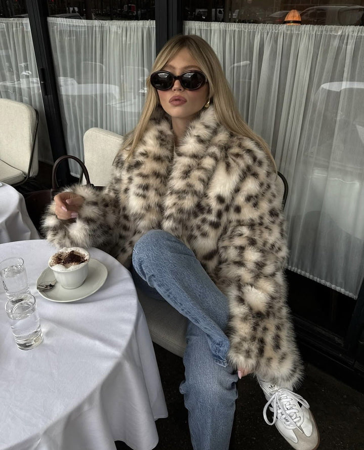 Dam lång faux fur kappa in leopard tryck med oversize skärning