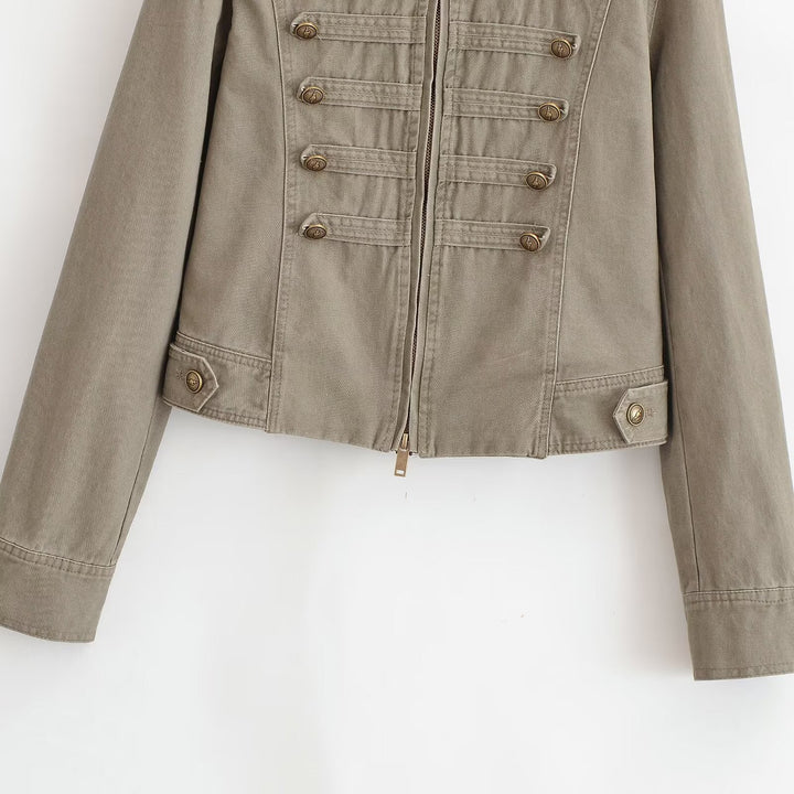 Dam Kort Jacka i Army Look Tillverkad av Bomull Twill med Stå Krage och Dekorativ Dekorativ Straps