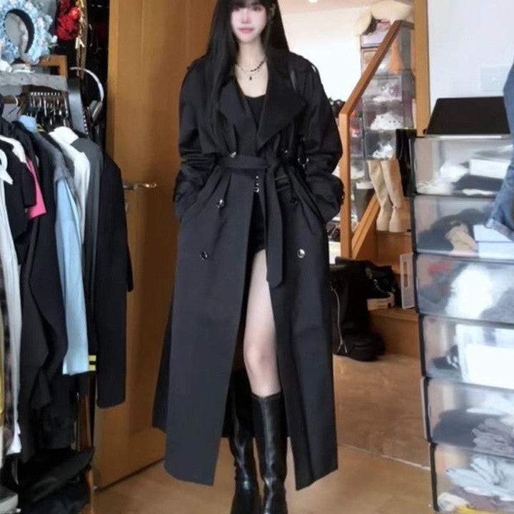 Dam Lång Dubbel-Breasted Trenchcoat med Sjalrakrage, Oversized Skärning och Concealed Waistband