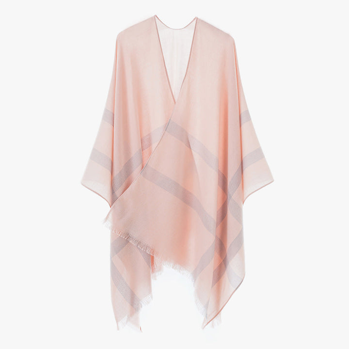 Dam lätt V-Neck poncho tillverkad av fine tyg med diagonal kontrast stripes