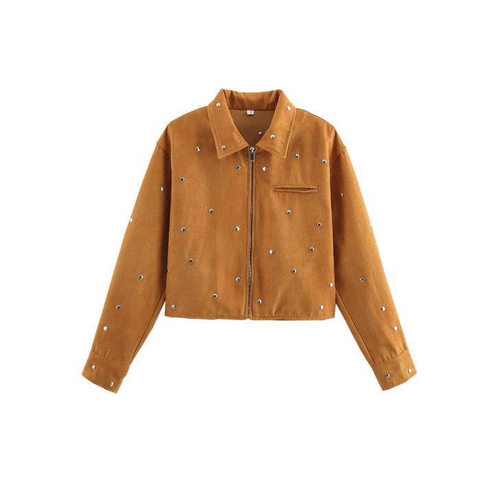 Dam kort-skärning studded jacka tillverkad av mocka imitation med skjortkrage och concealed breast placket