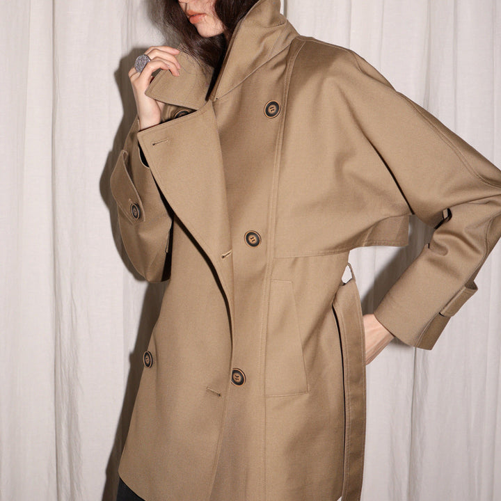 Dam modern trenchcoat med midjebälte och stor fickor