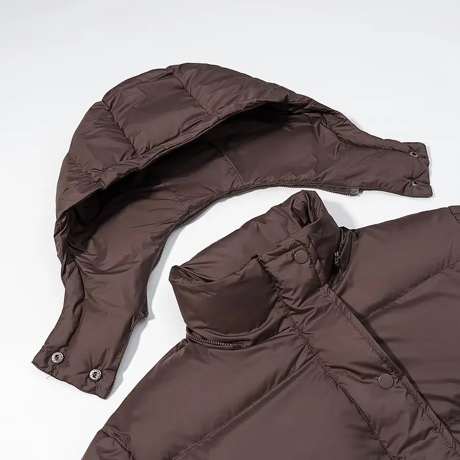 Dam kort quiltad vadderad jacka med avtagbar huva och drawstring fåll