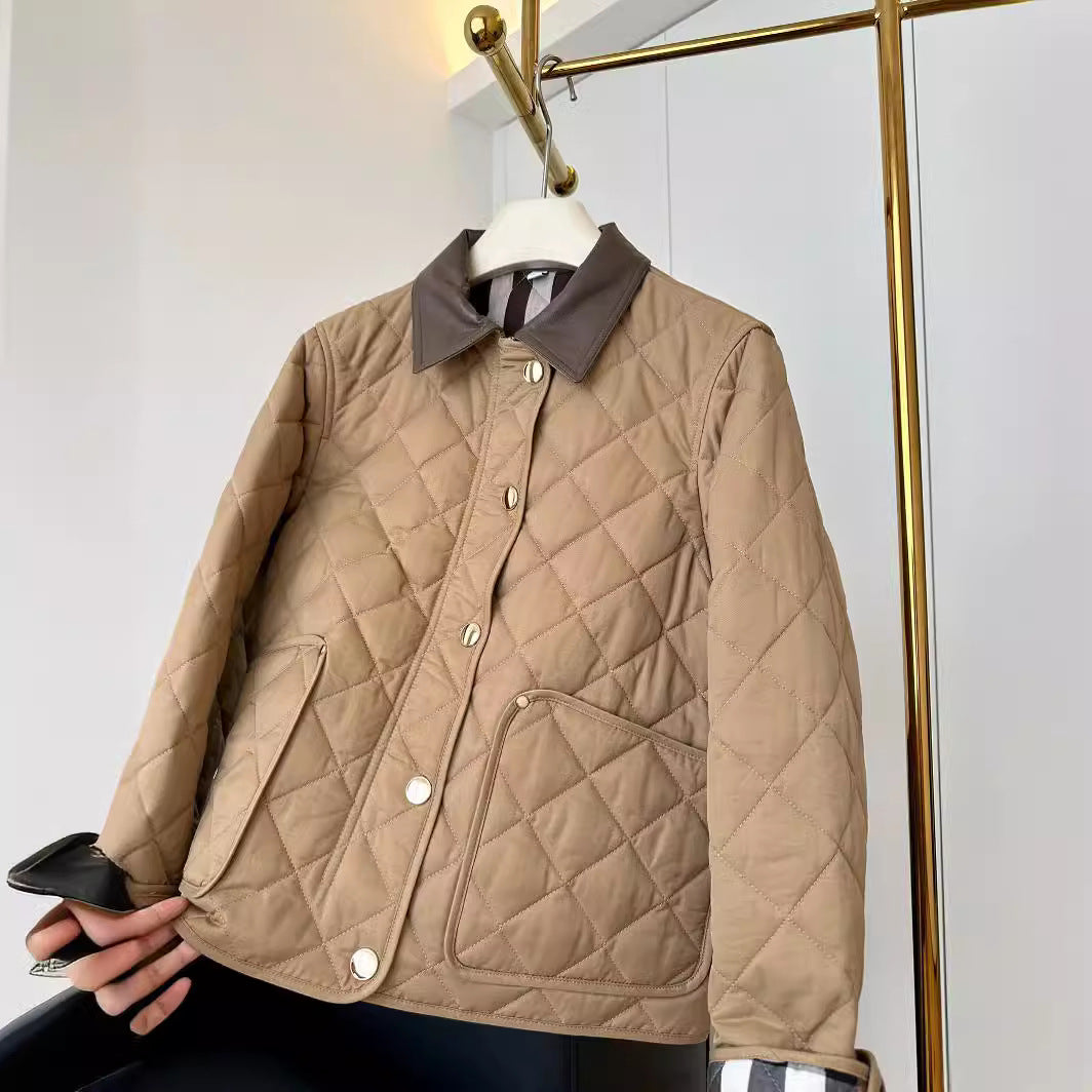 Dam modern kviltad jacka med elegant läder krage