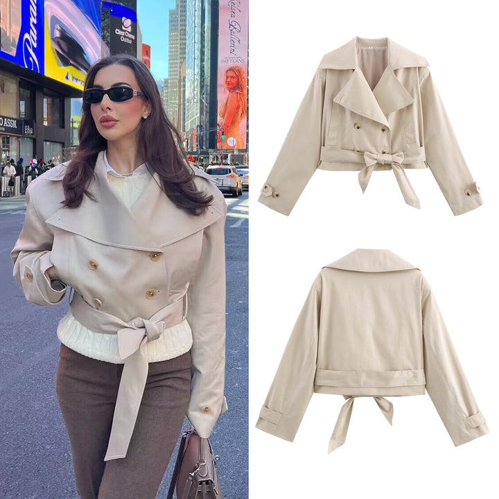 Dam Kort Trenchcoat med Wide Lapels, Waist Belt och Double Knapp Row