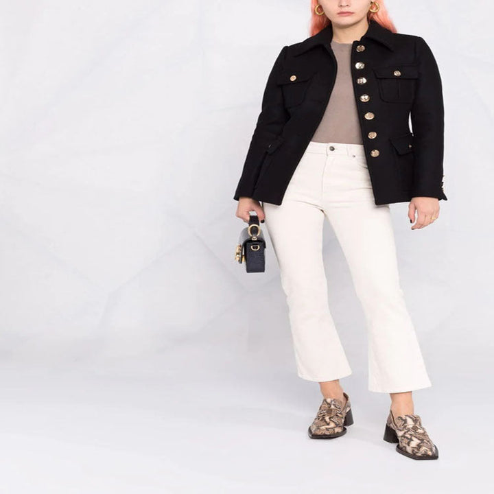 Dam kort military-inspired ullblandning jacka med dekorativ knappar