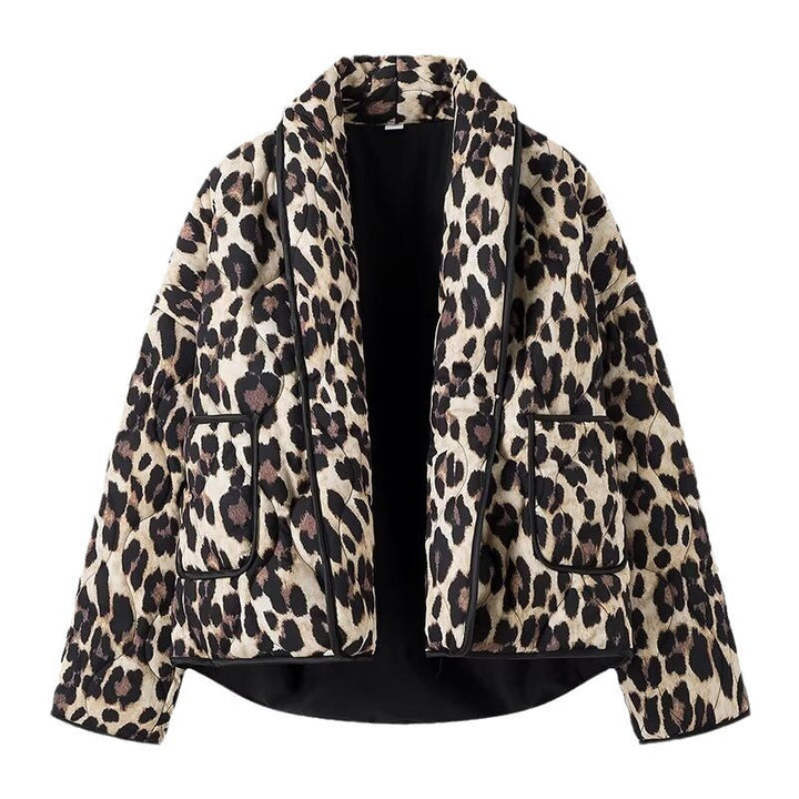 Dam Lined kort jacka in Leopard tryck med Shawl krage och Piping
