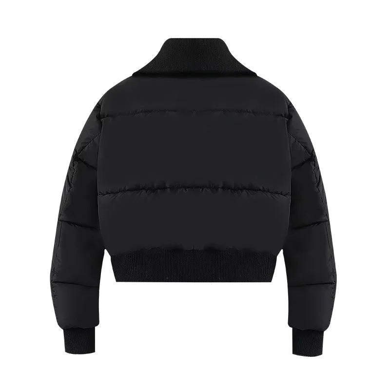 Dam Kort Quiltad Bomber Jacka med Hög Ståkrage, Ribbad Trims och Slanted Dragkedja Fickor