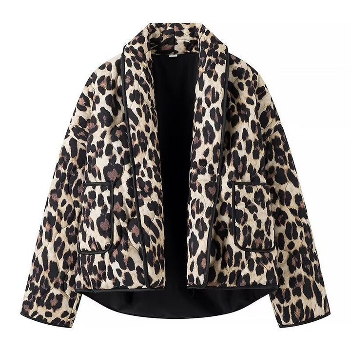 Dam Lined kort jacka in Leopard tryck med Shawl krage och Piping