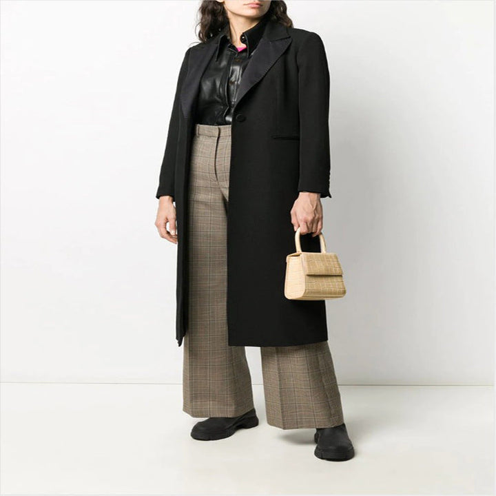 Dam elegant Single-Breasted lång kappa in Tuxedo stil med Narrow Lapels och Satin Trim