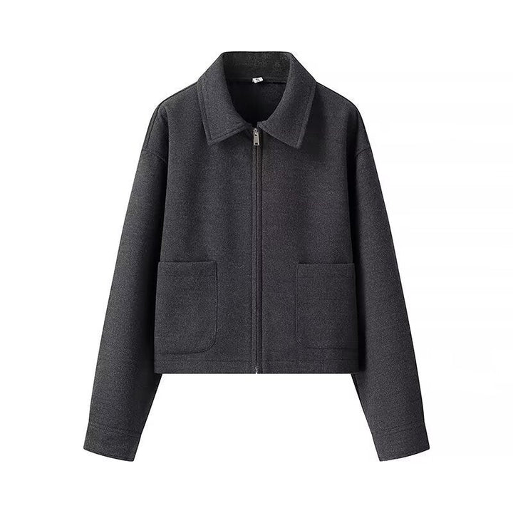 Dam figursydd cropped blousonjacka i skjortkrage stil med concealed dragkedja front och stor appliquéd fickor