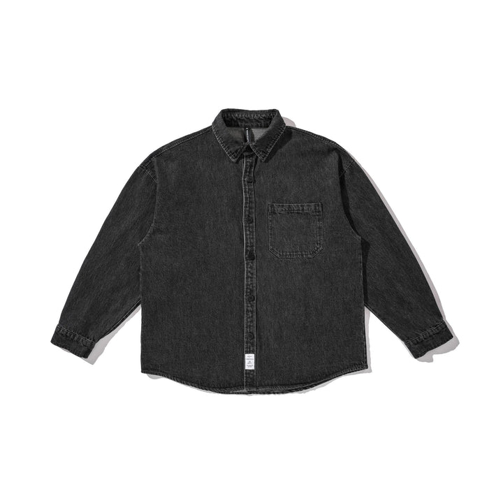 Herr overshirt tillverkad av washed denim med rounded fåll