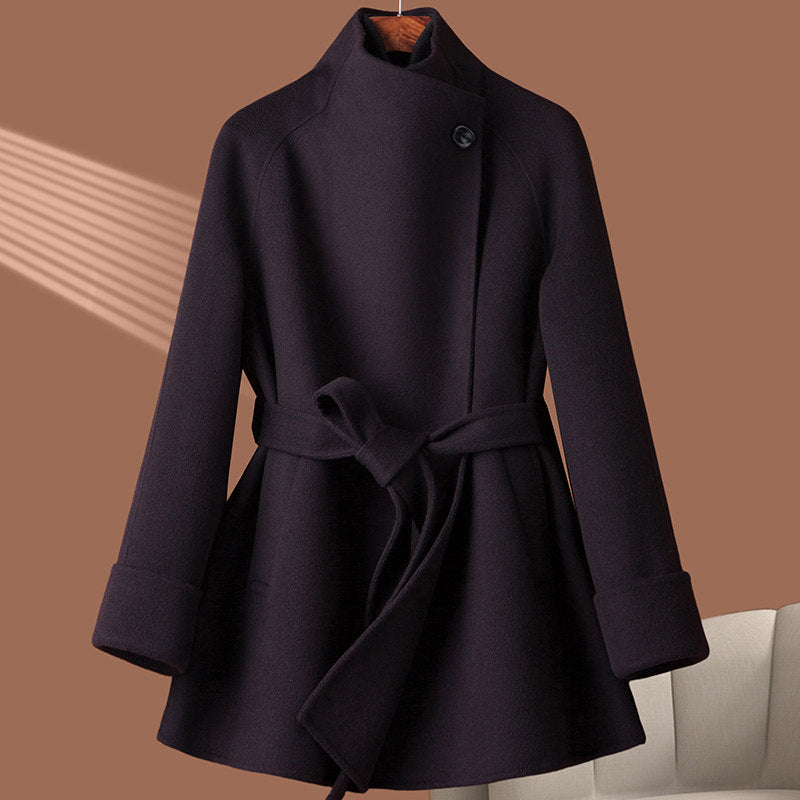Dam elegant och klassisk trenchcoat