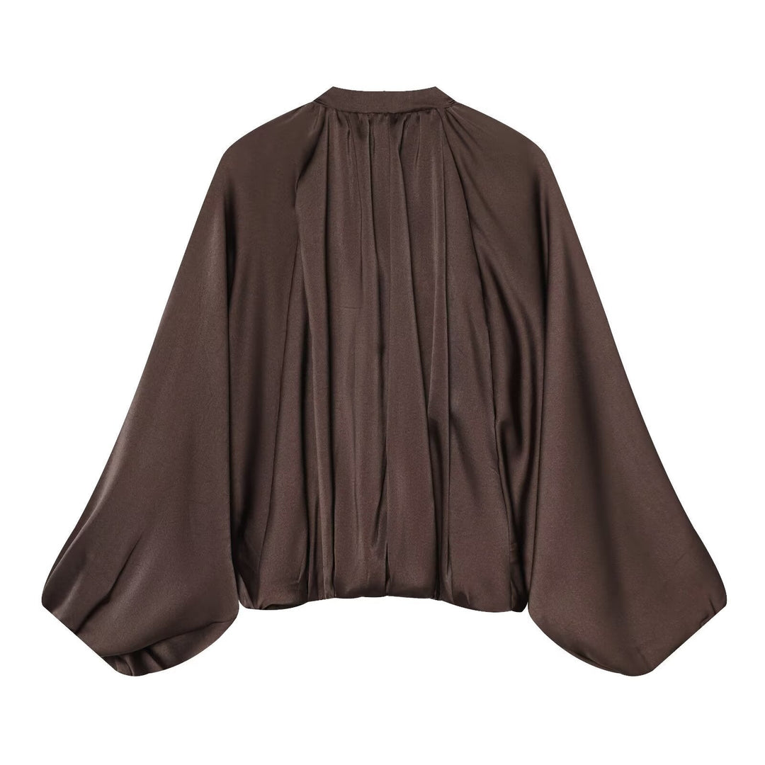 Dam Kort Skärning Satin Bomberjacka med Wide Bat Ärmar och Pleat Detail