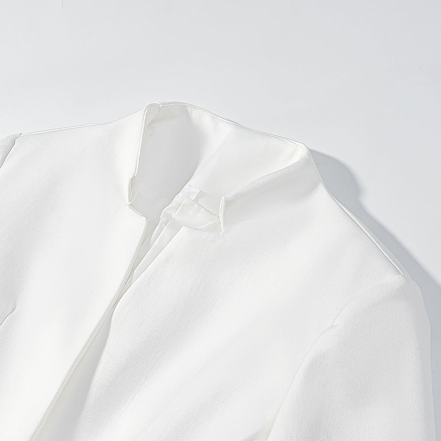 Dam Tailored Kort Jacka med Stå Krage och Blommig Embroidery