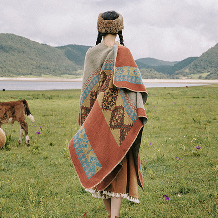 Dam Jacquard poncho Cape med Ethno mönster och ullblandning