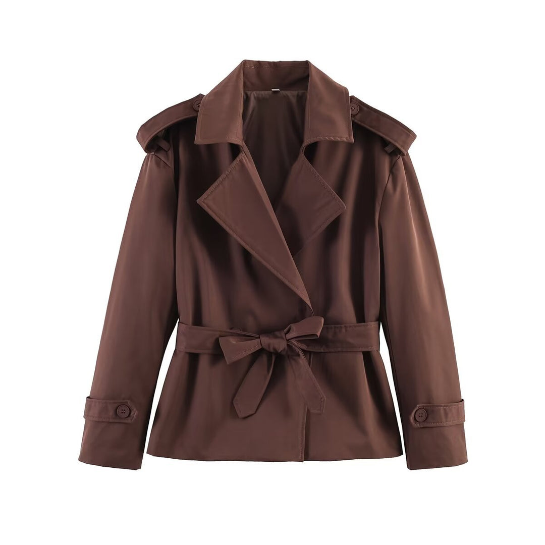 Dam skräddad kort trenchcoat med vid Lapels, bälte och Epaulettes