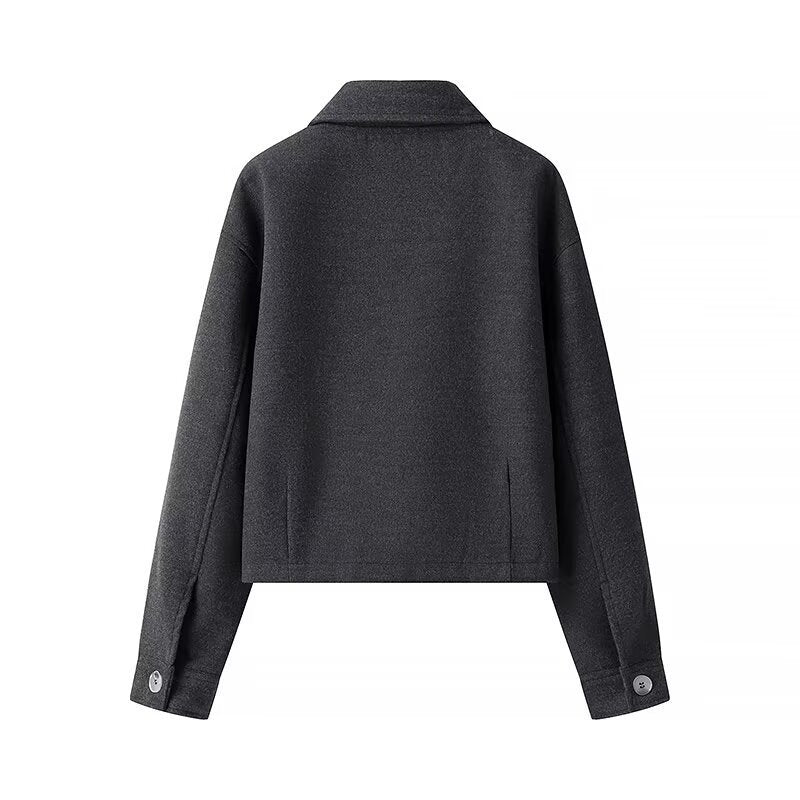 Dam figursydd cropped blousonjacka i skjortkrage stil med concealed dragkedja front och stor appliquéd fickor