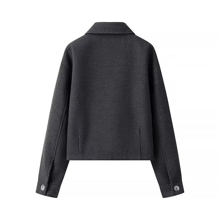 Dam figursydd cropped blousonjacka i skjortkrage stil med concealed dragkedja front och stor appliquéd fickor