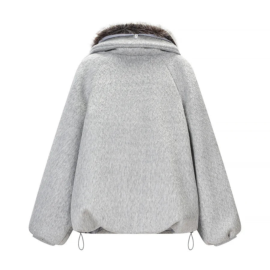 Dam kort oversized jacka i ullblandning med voluminous fuskpälskrage och patch flap fickor